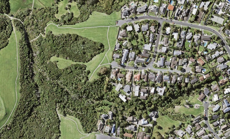 26 Oliver Twist Avenue, Mellons Bay, Auckland - Carousel 1