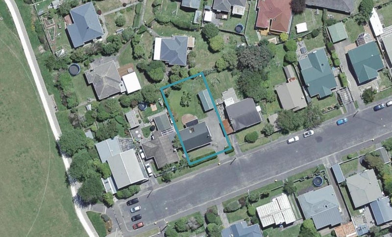 16 Hildreth Street, Karori, Wellington - Carousel 1