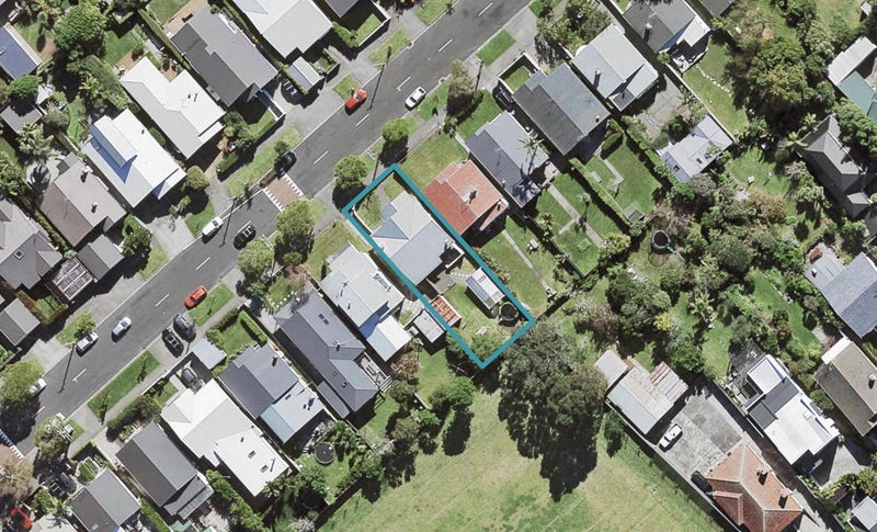 31 Warwick Avenue, Westmere, Auckland - Carousel 1