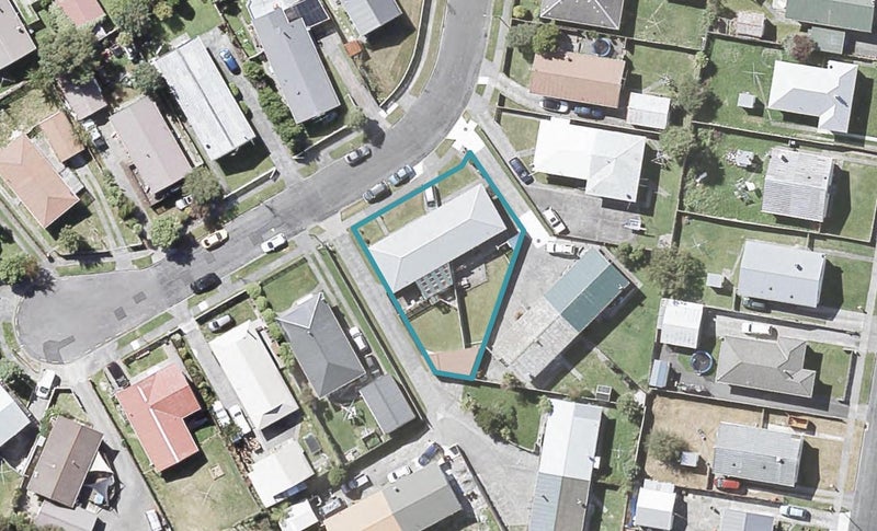 2/17 Kendal Grove, Wainuiomata, Lower Hutt - Carousel 1