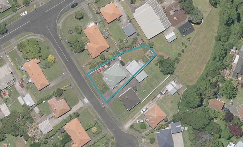 5 Clapham Place, Whanganui East, Whanganui - Carousel 1