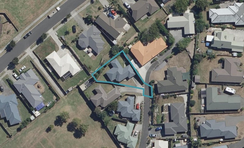 38B Pointon Glade, Grandview Heights, Hamilton - Carousel 1