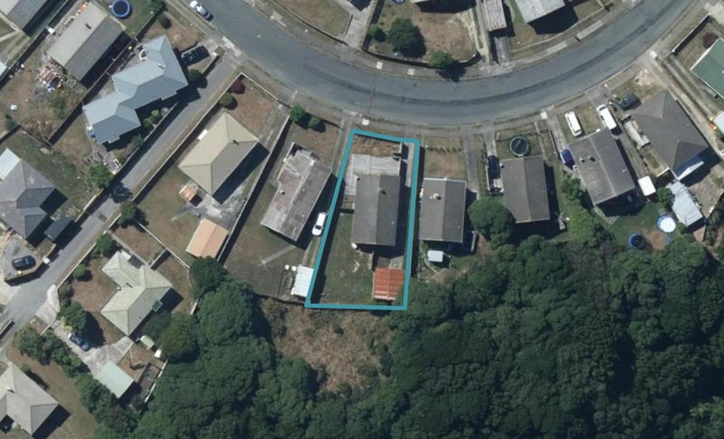 28 Rangituhi Crescent, Takapuwahia, Porirua - Carousel 1