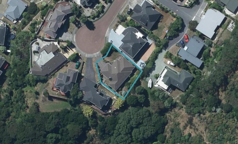 14 Tombane Terrace, Papakowhai, Porirua - Carousel 1