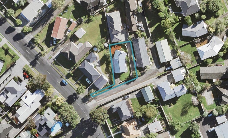 66 Commodore Drive, Lynfield, Auckland - Carousel 1