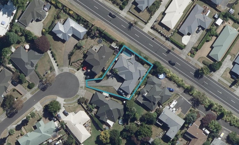 8 Hereford Place, Grandview Heights, Hamilton - Carousel 1