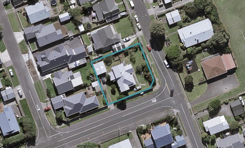 52 Record Street, Fitzroy, New Plymouth - Carousel 1
