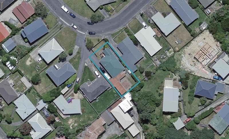 17 Turville Crescent, Newlands, Wellington - Carousel 1