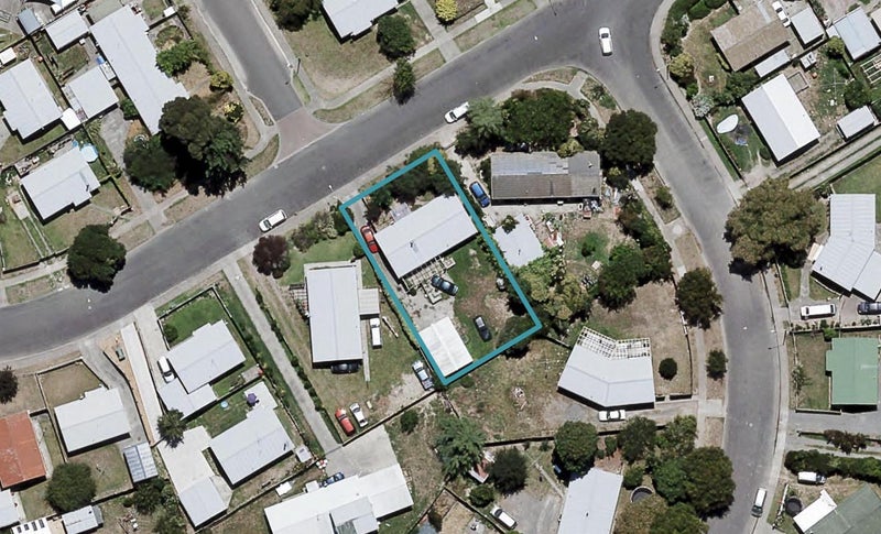 11 Ramsey Crescent, Flaxmere, Hastings - Carousel 1
