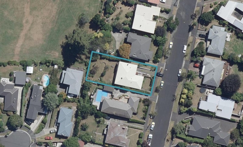 37 Kakanui Avenue, Hillcrest, Hamilton - Carousel 1
