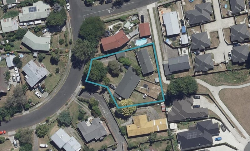 18 Joanna Place, Deanwell, Hamilton - Carousel 1