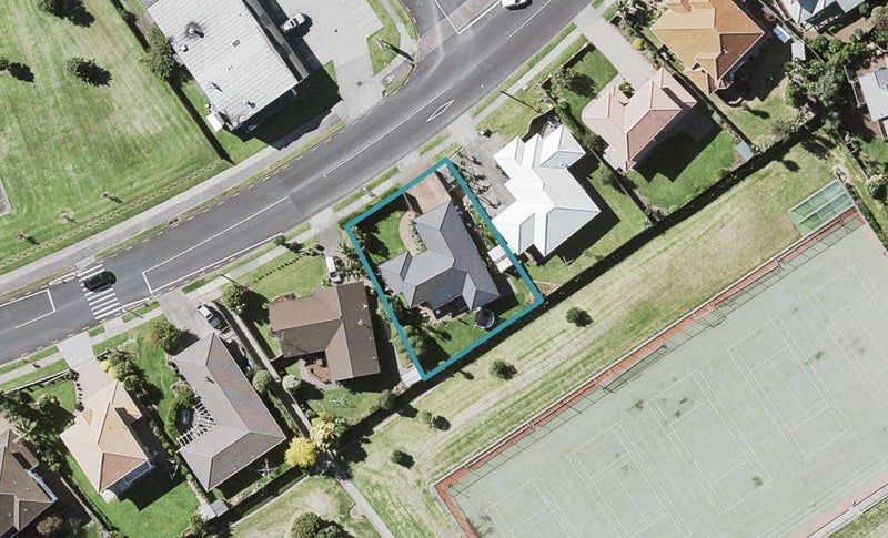 30 Meadowland Drive, Somerville, Auckland - Carousel 1
