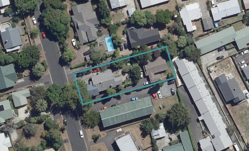 20 Oakley Avenue, Claudelands, Hamilton - Carousel 1