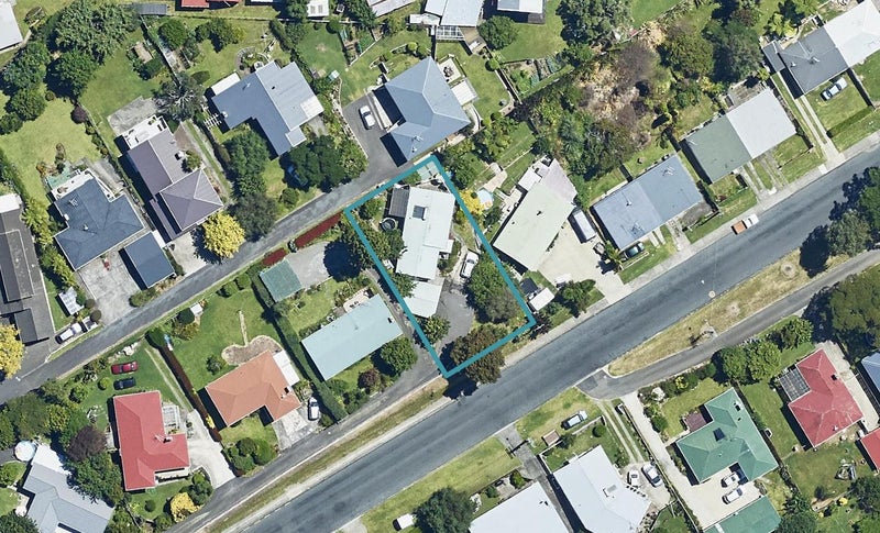 12 Kingswood Road, Brookfield, Tauranga - Carousel 1