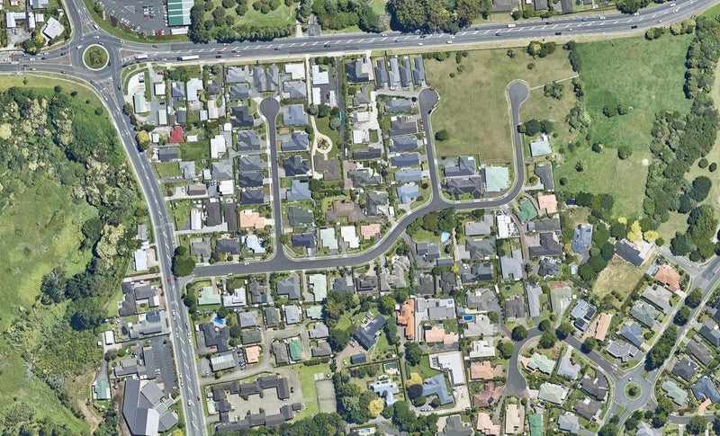 19 Pembroke Drive, Bethlehem, Tauranga - Carousel 1
