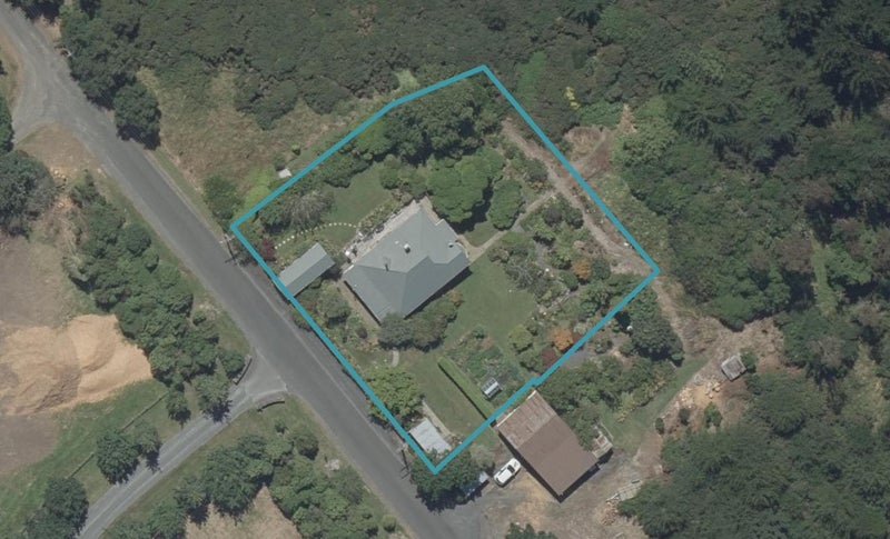 15 Polwarth Road, Helensburgh, Dunedin - Carousel 1