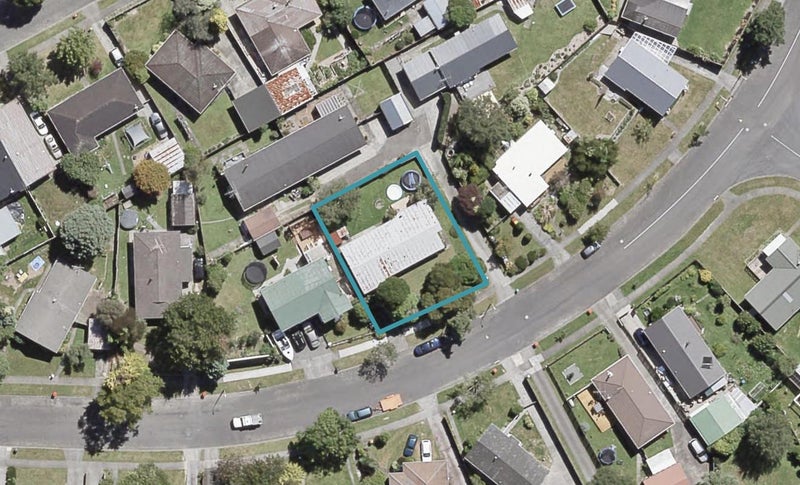41 Larchmont Grove, Totara Park, Upper Hutt - Carousel 1