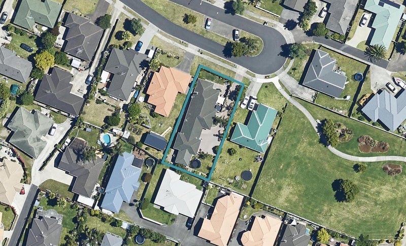 50 Katerini Grove, Papamoa Beach, Papamoa - Carousel 1