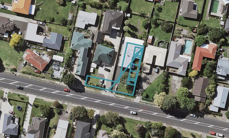 1/6 Reeves Road, Pakuranga, Auckland - Carousel 1