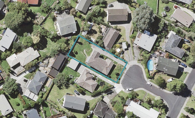 10 Jeff Place, Howick, Auckland - Carousel 1