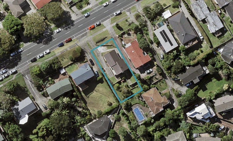 267 Sunset Road, Sunnynook, Auckland - Carousel 1