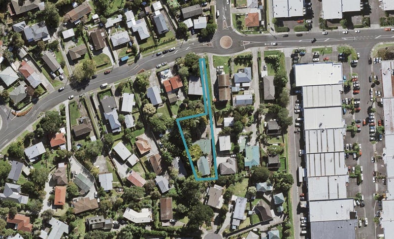 2/51 Ellice Road, Totara Vale, Auckland - Carousel 1