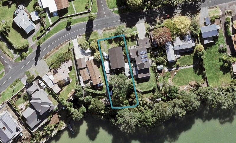 43 Ferry Parade, Herald Island, Auckland - Carousel 1