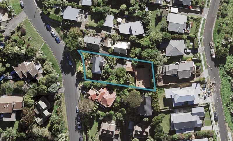 2/18 Colonial Road, Birkenhead, Auckland - Carousel 1
