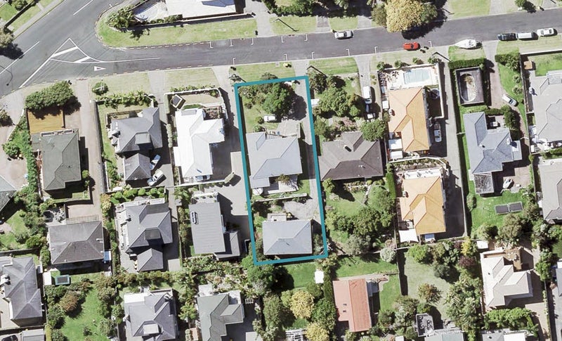 2/7 Beechwood Road, Rothesay Bay, Auckland - Carousel 1