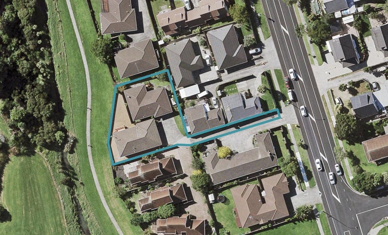 1/95 Aviemore Drive, Highland Park, Auckland - Carousel 1