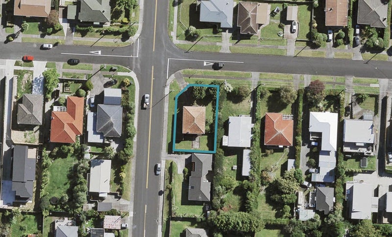 54 Savoy Road, Glen Eden, Auckland - Carousel 1