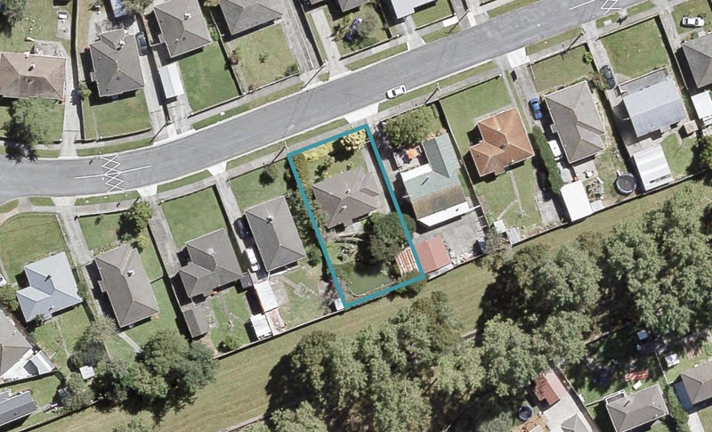 60 Strand Crescent, Naenae, Lower Hutt - Carousel 1