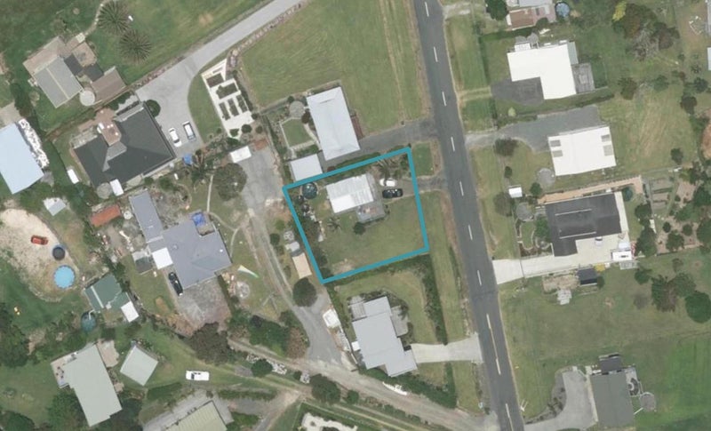 11 Cullen Street, Mangawhai Heads, Mangawhai - Carousel 1