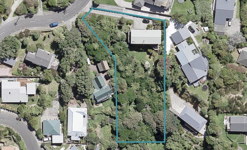 11 Pokohiwi Road, Normandale, Lower Hutt - Carousel 1
