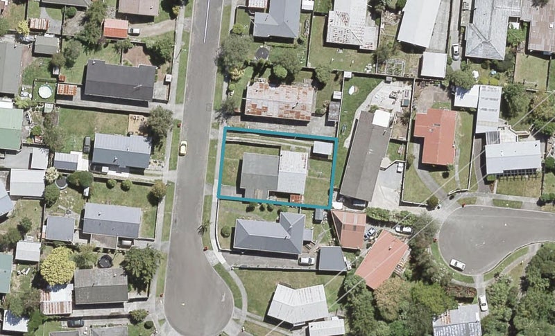 2/5 Garnet Grove, Birchville, Upper Hutt - Carousel 1