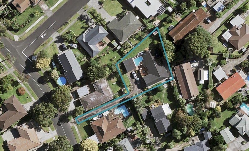 15 Rushgreen Avenue, Pahurehure, Papakura - Carousel 1