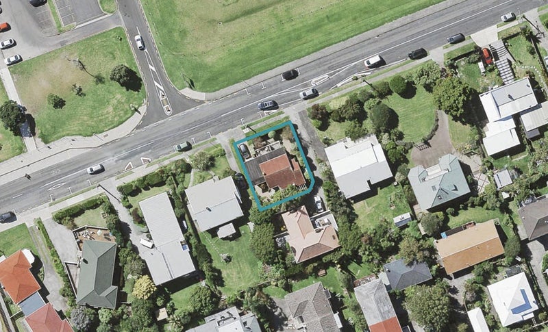 19 Winscombe Street, Belmont, Auckland - Carousel 1