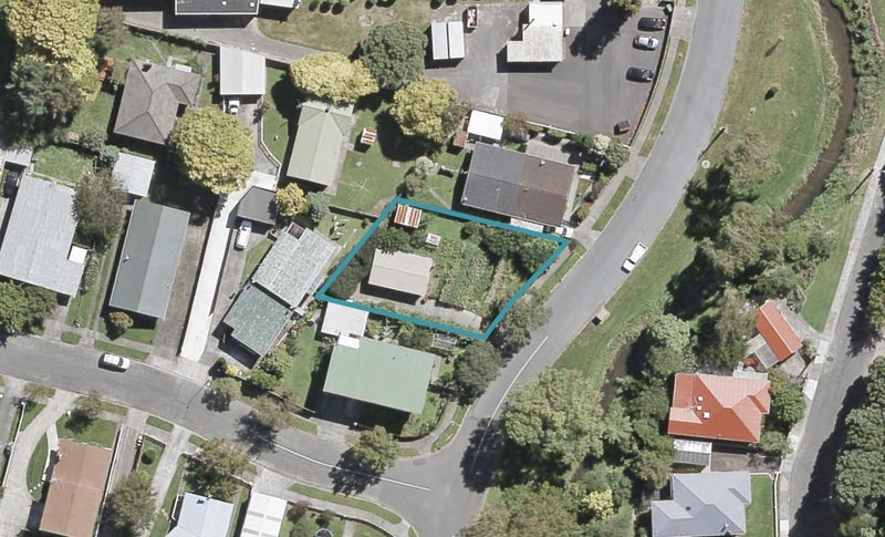 405 Riverside Drive, Fairfield, Lower Hutt - Carousel 1