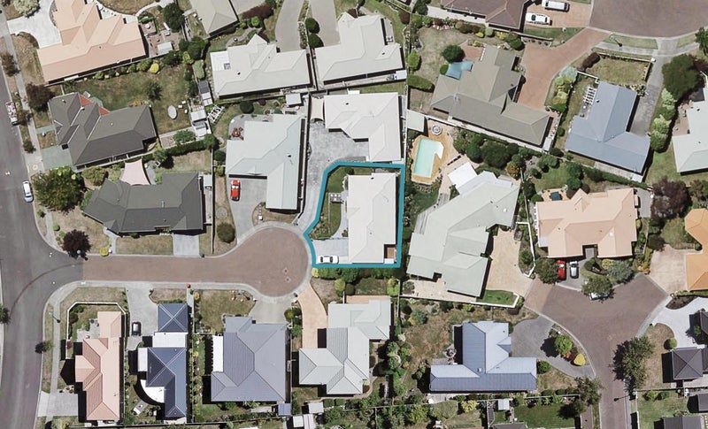 5 Queens Walk, Taradale, Napier - Carousel 1