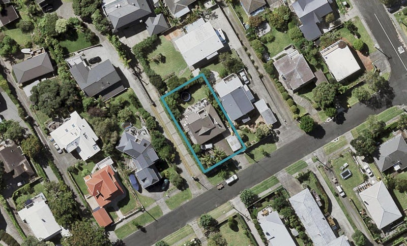 75 Beresford Street, Bayswater, Auckland - Carousel 1
