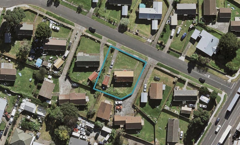 8 Ewart Road, Mangere East, Auckland - Carousel 1