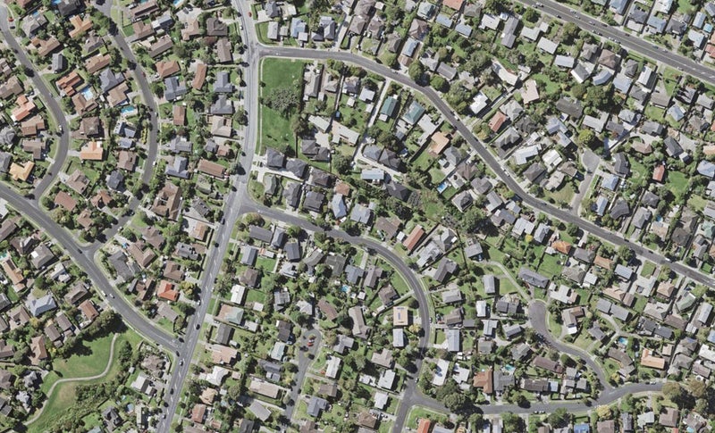 10 Borrowdace Avenue, Botany Downs, Auckland - Carousel 1