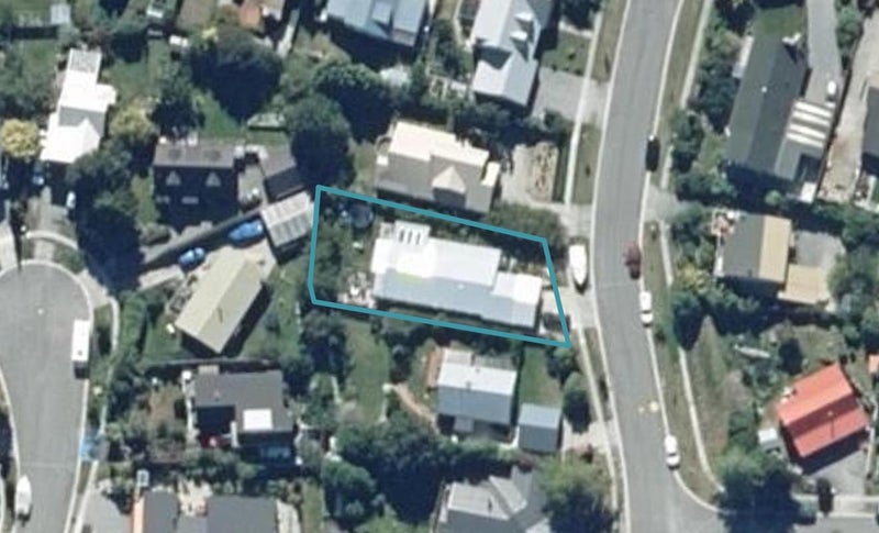 7 Cedar Drive, Kelvin Heights, Queenstown - Carousel 1