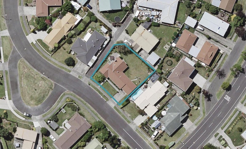 33 Townshend Crescent, Greenmeadows, Napier - Carousel 1