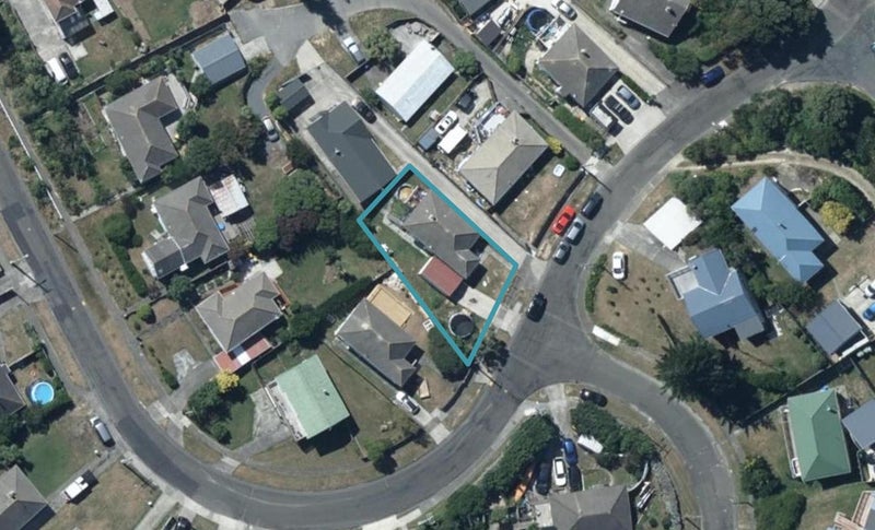 11 Chaffey Crescent, Titahi Bay, Porirua - Carousel 1