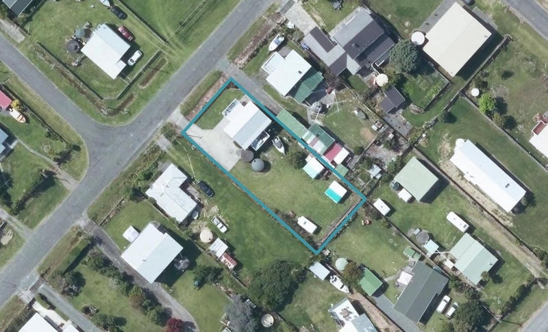 75 Fortescue Street, Māhia - Carousel 1