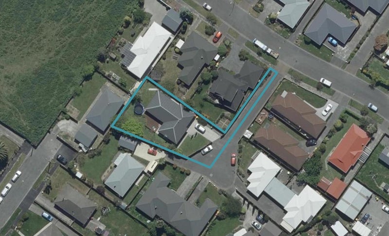 16 Honeysuckle Place, Northcote, Christchurch - Carousel 1