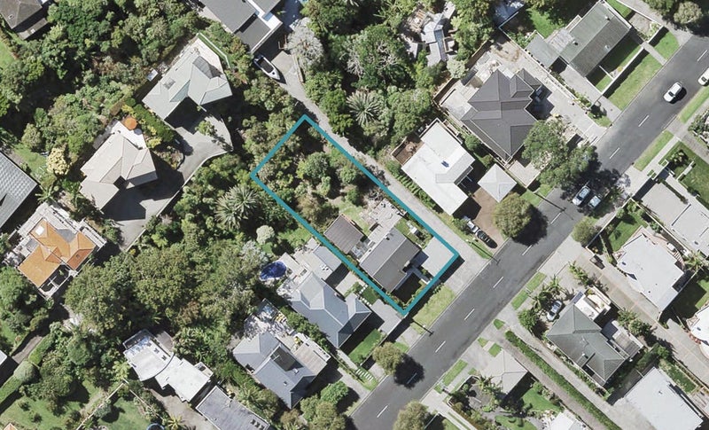 70 Castor Bay Road, Castor Bay, Auckland - Carousel 1