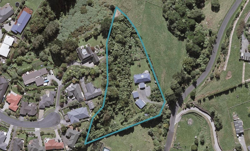 39 McGiven Drive, Frankleigh Park, New Plymouth - Carousel 1