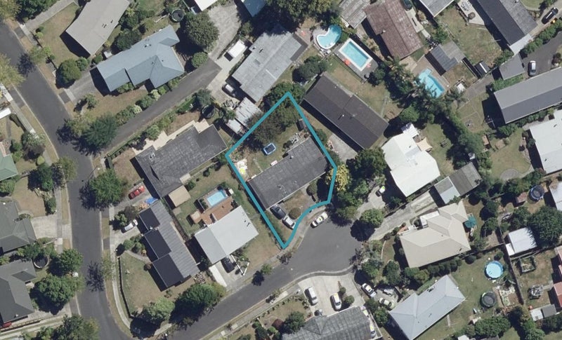 5 Aotea Place, Chedworth, Hamilton - Carousel 1
